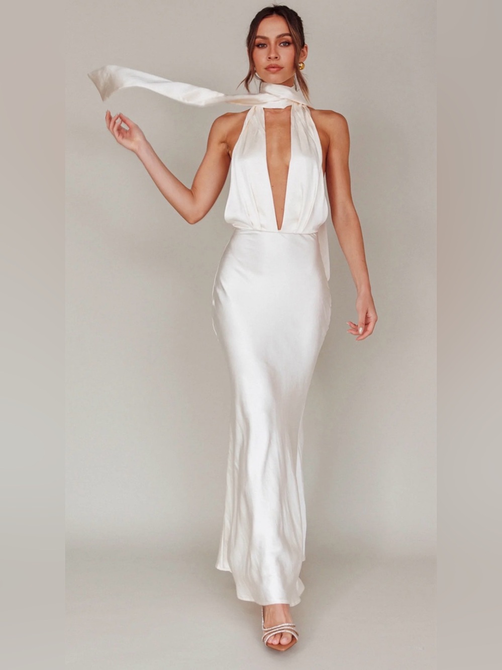 NWOT Selfie Leslie Elegant White oyster Satin Halter Gown with Deep V, sz XS